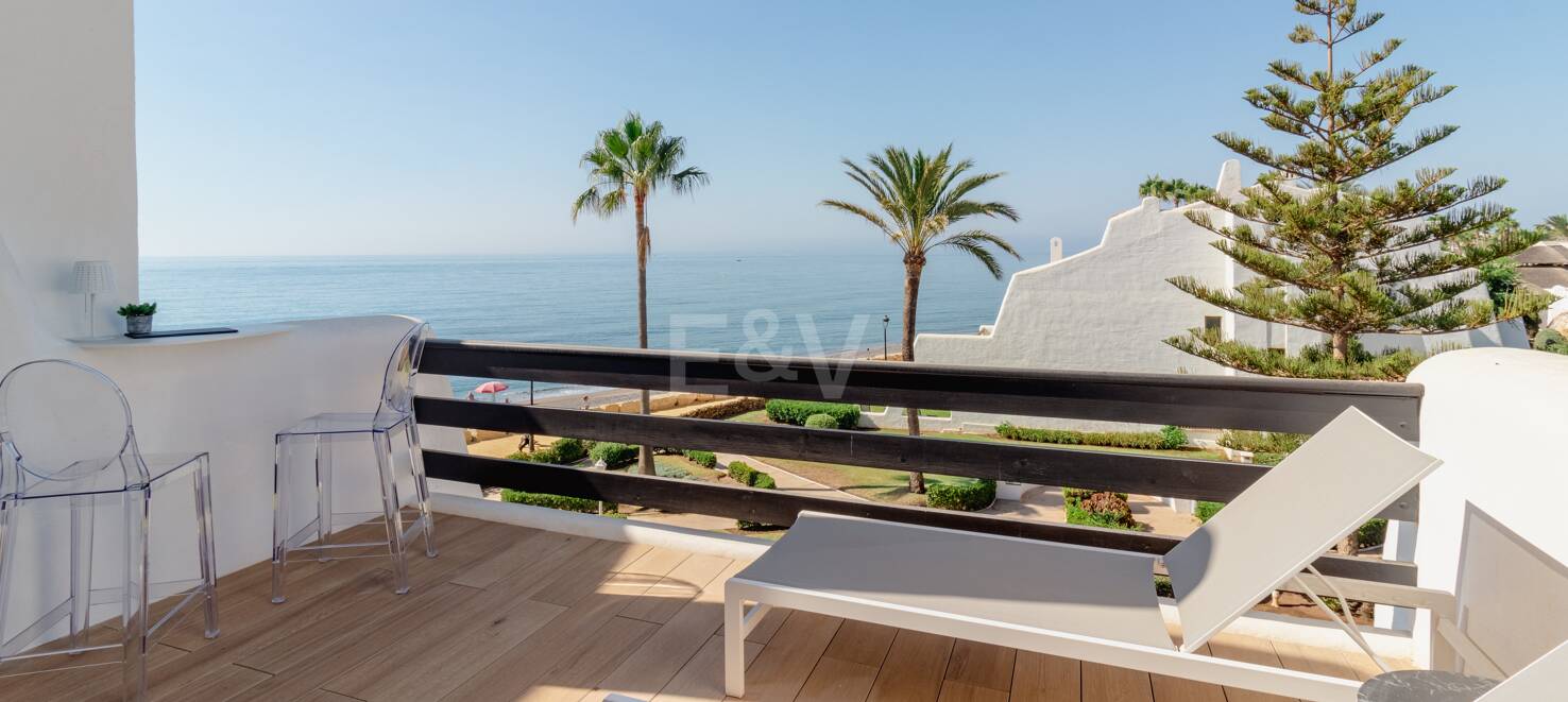 Lyxig Beachfront Townhouse i Coral Beach på Marbellas Golden Mile