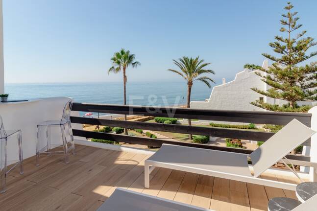 Luxueux Beachfront Townhouse à Coral Beach sur le Golden Mile de Marbella