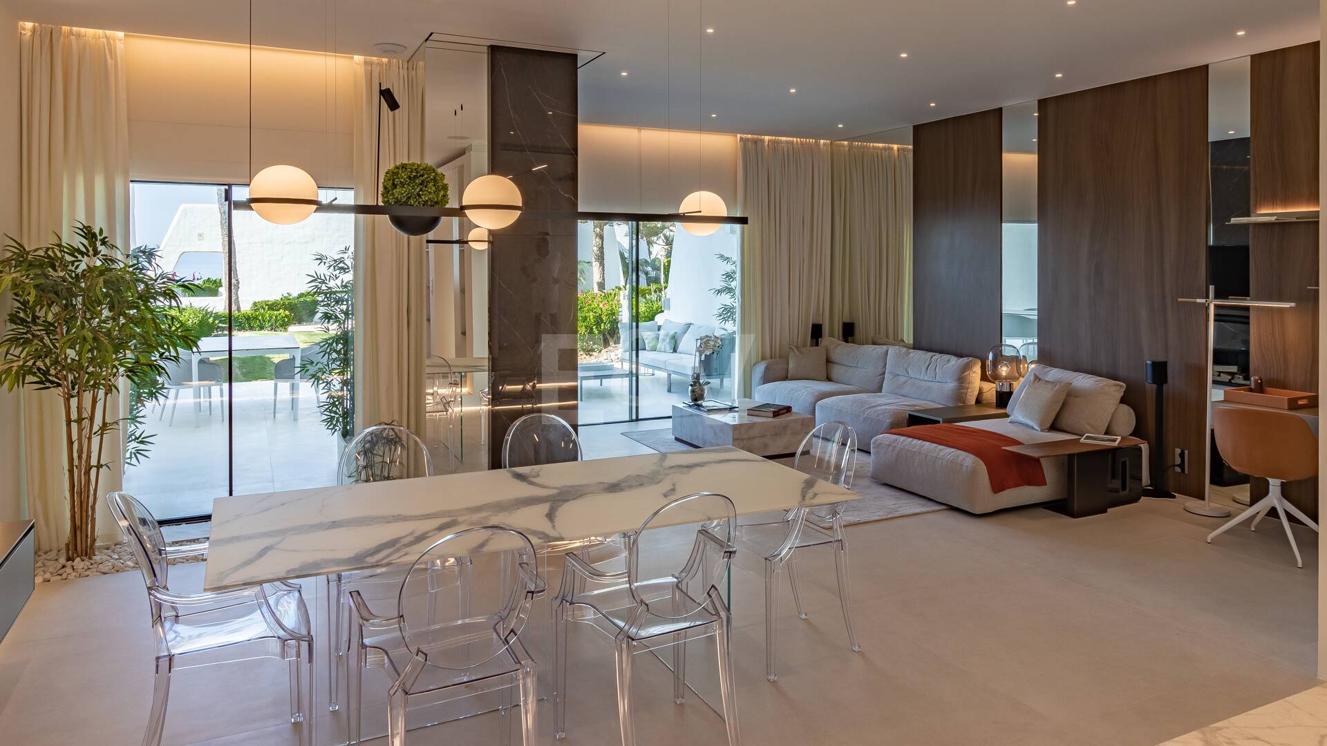 Luxurious Beachfront Townhouse in Coral Beach on Marbella's Golden Mile