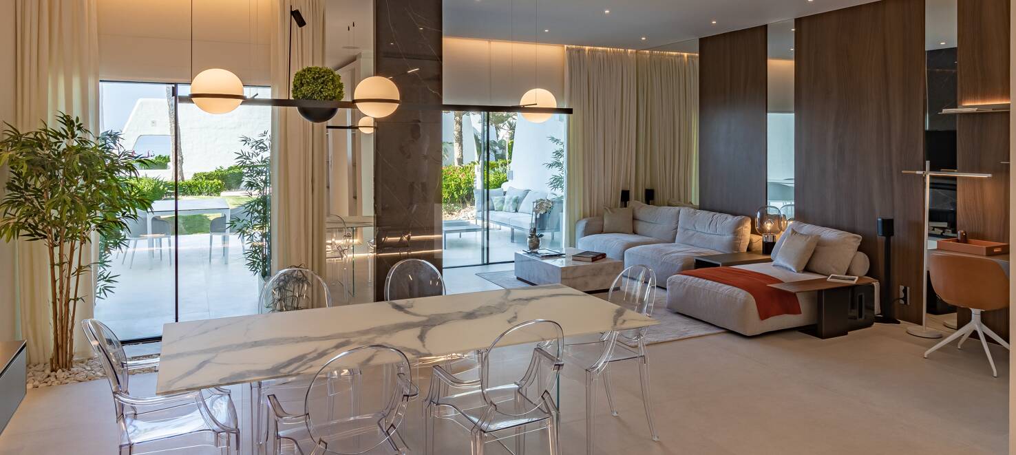 Lyxig Beachfront Townhouse i Coral Beach på Marbellas Golden Mile
