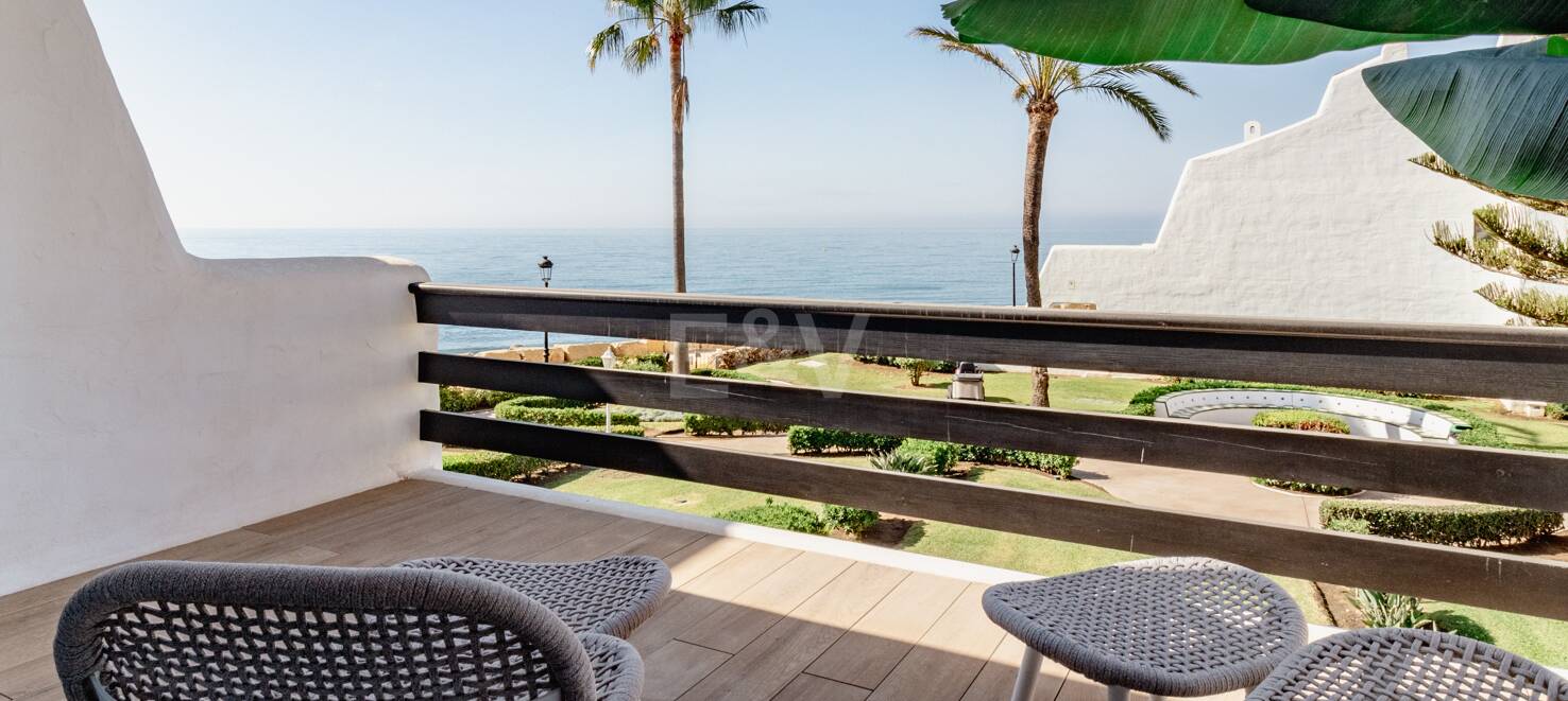 Lyxig Beachfront Townhouse i Coral Beach på Marbellas Golden Mile