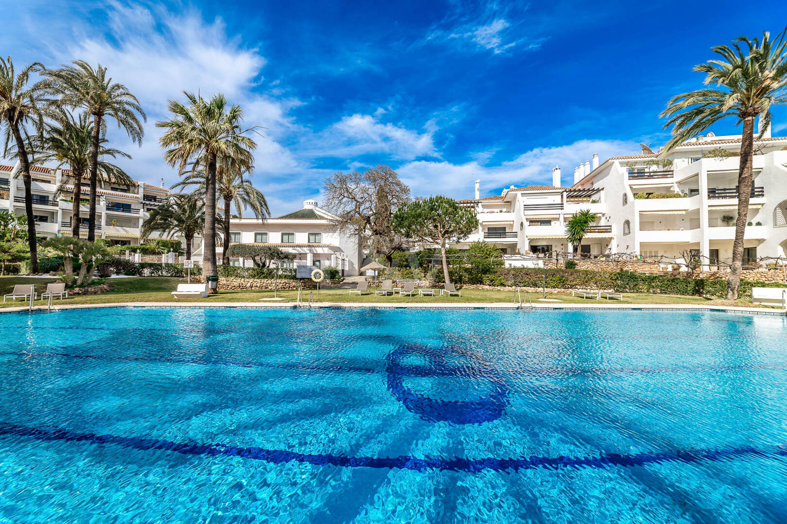 Luxueux Beachfront Townhouse à Coral Beach sur le Golden Mile de Marbella