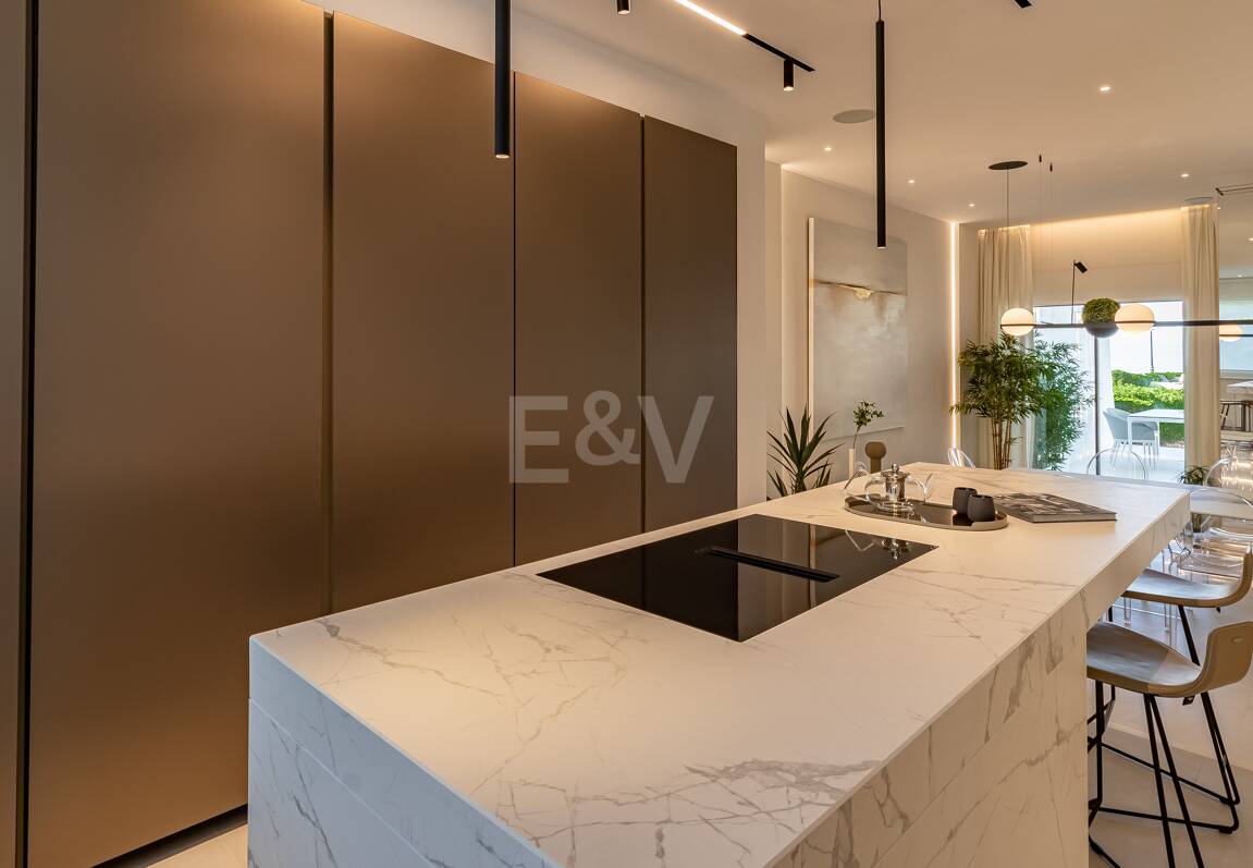 Luxueux Beachfront Townhouse à Coral Beach sur le Golden Mile de Marbella