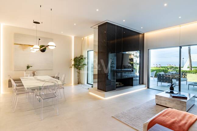 Luxueux Beachfront Townhouse à Coral Beach sur le Golden Mile de Marbella