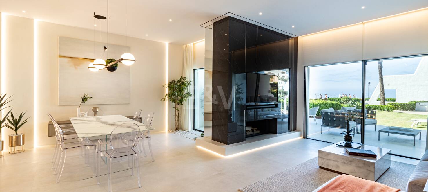 Lyxig Beachfront Townhouse i Coral Beach på Marbellas Golden Mile