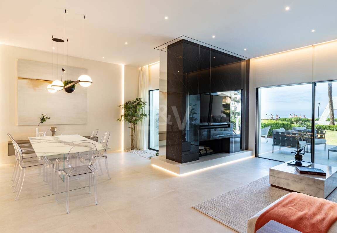 Luxueux Beachfront Townhouse à Coral Beach sur le Golden Mile de Marbella
