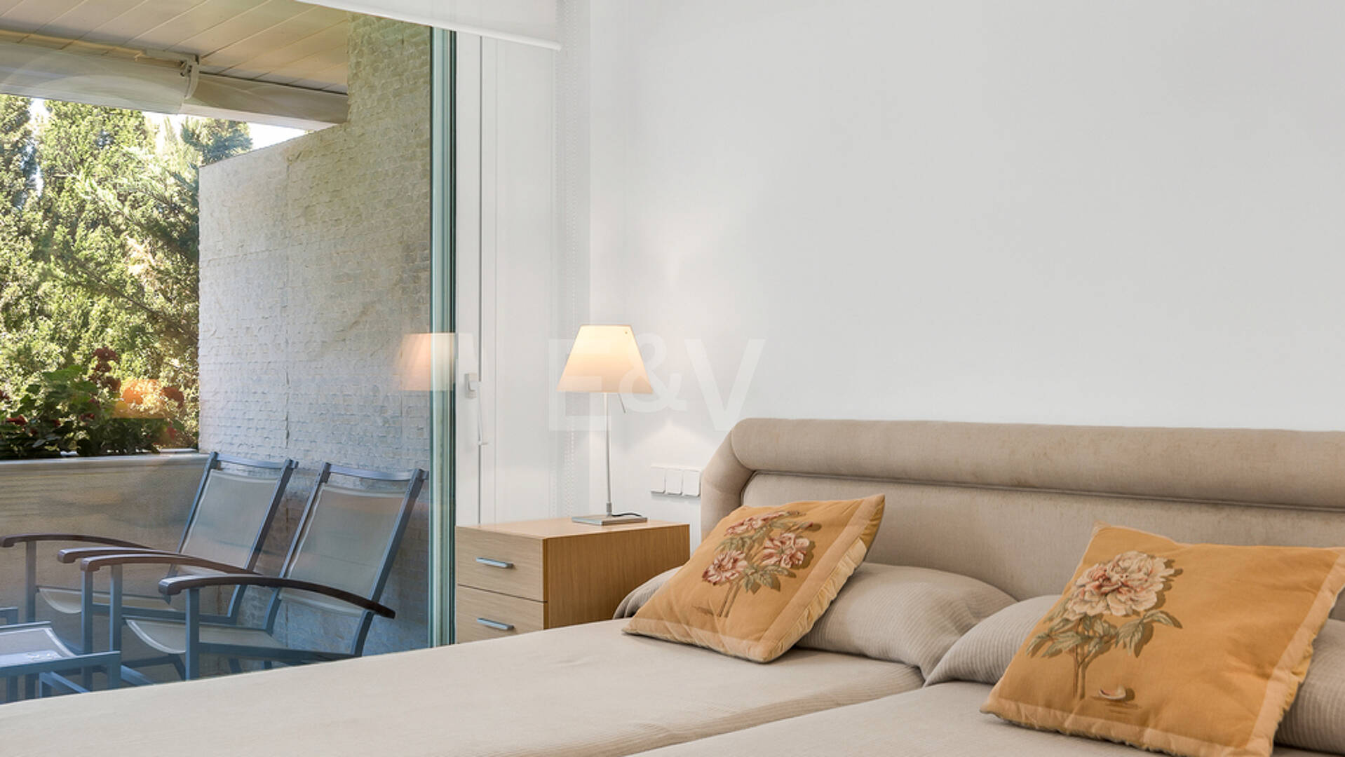 Luxury beach front apartment. Price from €3,300 per week