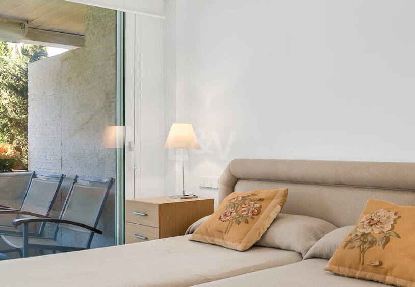 Apartamento de lujo frente a la playa. Precio desde €3,300 por semana