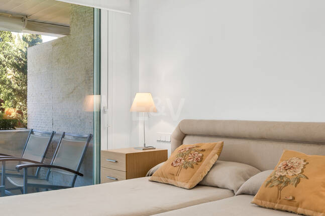 Apartamento de lujo frente a la playa. Precio desde €3,300 por semana