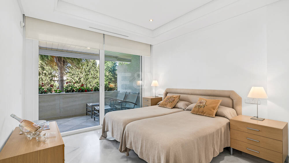 Apartamento de lujo frente a la playa. Precio desde €3,300 por semana