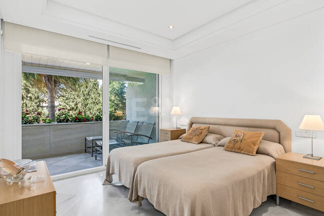 Apartamento de lujo frente a la playa. Precio desde €3,300 por semana