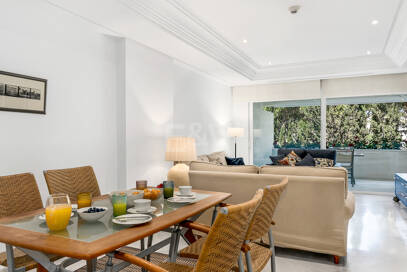 Apartamento de lujo frente a la playa. Precio desde €3,300 por semana