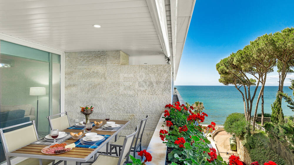 Apartamento de lujo frente a la playa. Precio desde €3,300 por semana