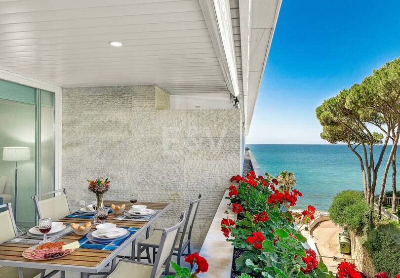 Apartamento de lujo frente a la playa. Precio desde €3,300 por semana