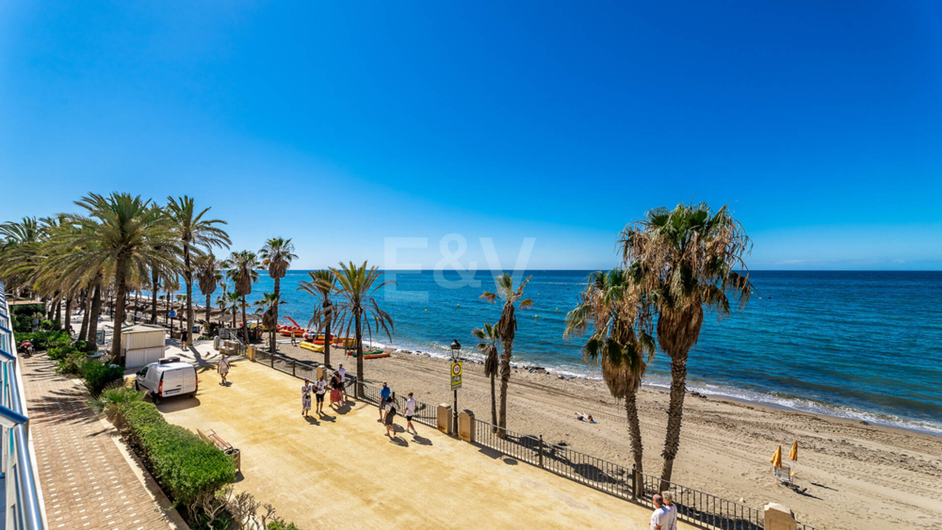 Luxury beach front apartment. Price from €3,300 per week