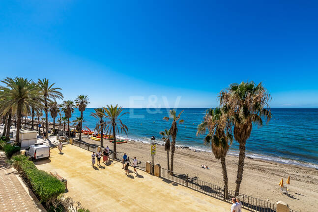 Apartamento de lujo frente a la playa. Precio desde €3,300 por semana