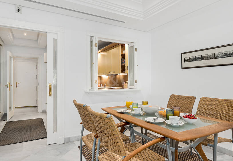 Apartamento de lujo frente a la playa. Precio desde €3,300 por semana