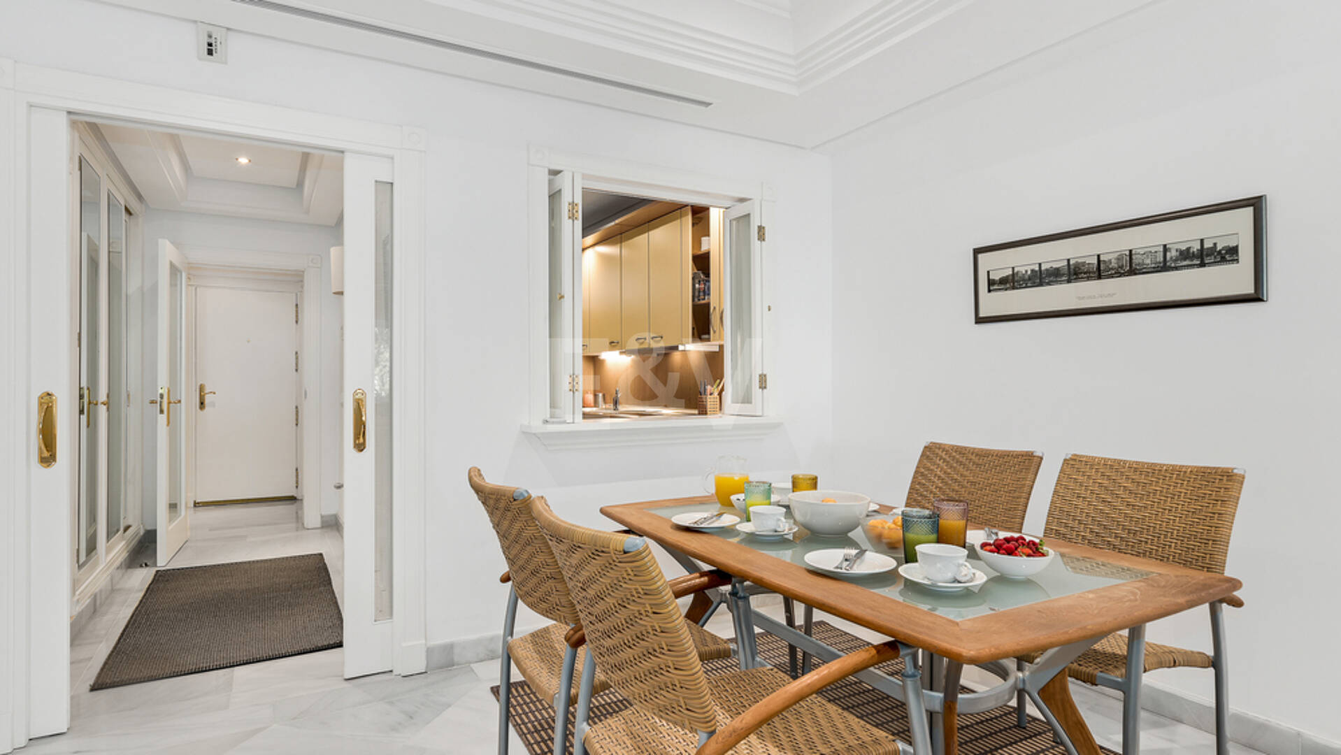 Luxury beach front apartment. Price from €3,300 per week