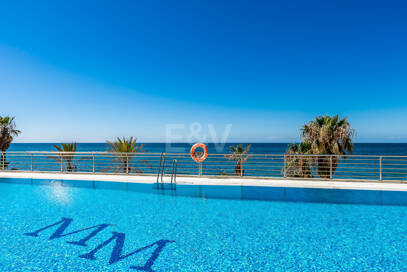 Apartamento de lujo frente a la playa. Precio desde €3,300 por semana