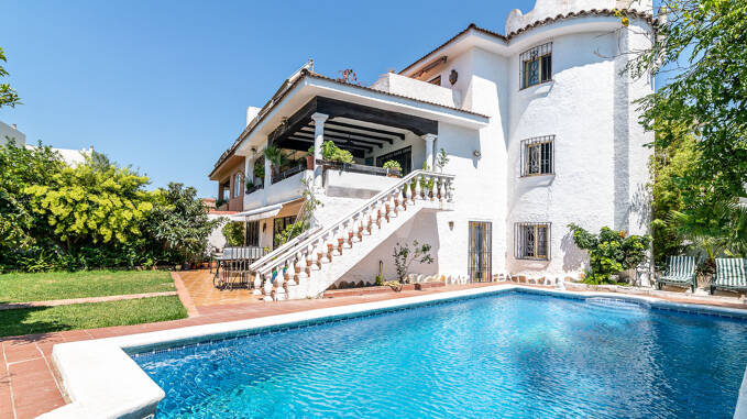Rymlig Villa i Marbella City inom gångavstånd från stranden