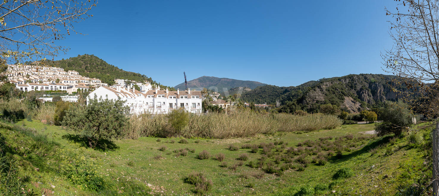 Gelegenheit - Gewerbegrundstück im Zentrum von Benahavís in erstklassiger Lage.