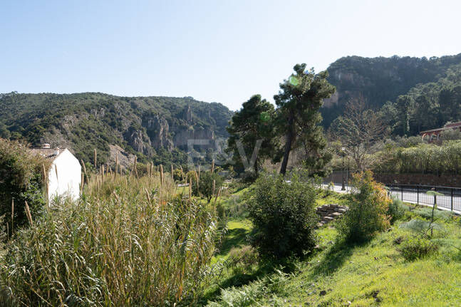 Gelegenheit - Gewerbegrundstück im Zentrum von Benahavís in erstklassiger Lage.