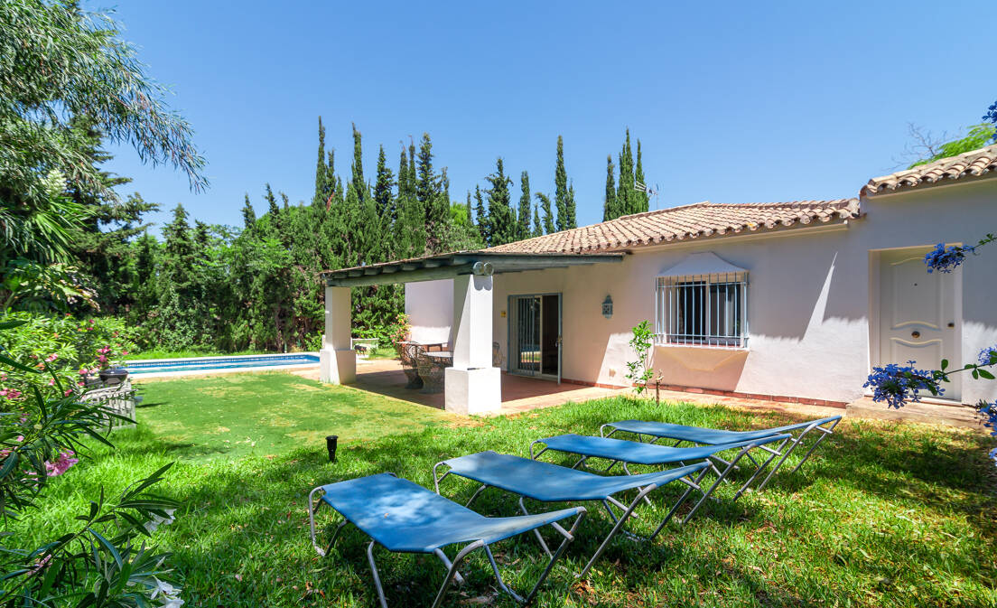 Cosy and Private Beachside villa in Cabopino