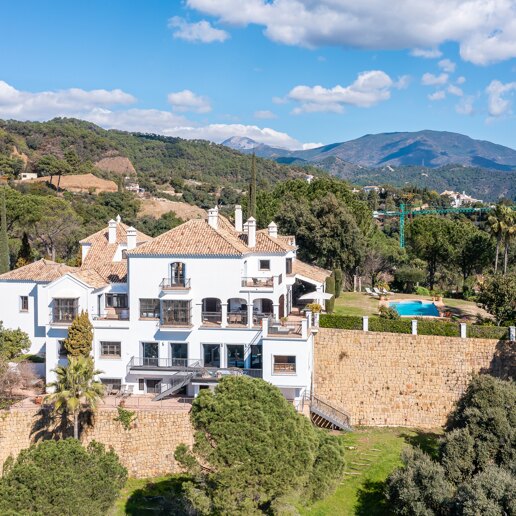 Villa im andalusischen Stil mit Panoramablick i El Madroñal