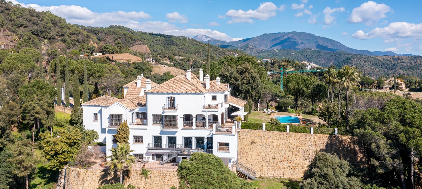 Villa im andalusischen Stil mit Panoramablick i El Madroñal