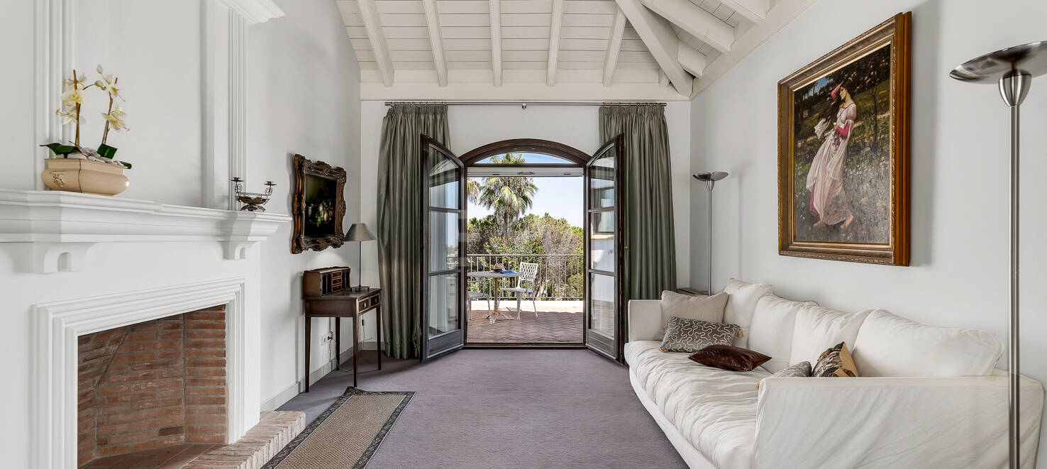 Villa de estilo andaluz con vistas panorámicas en El Madroñal
