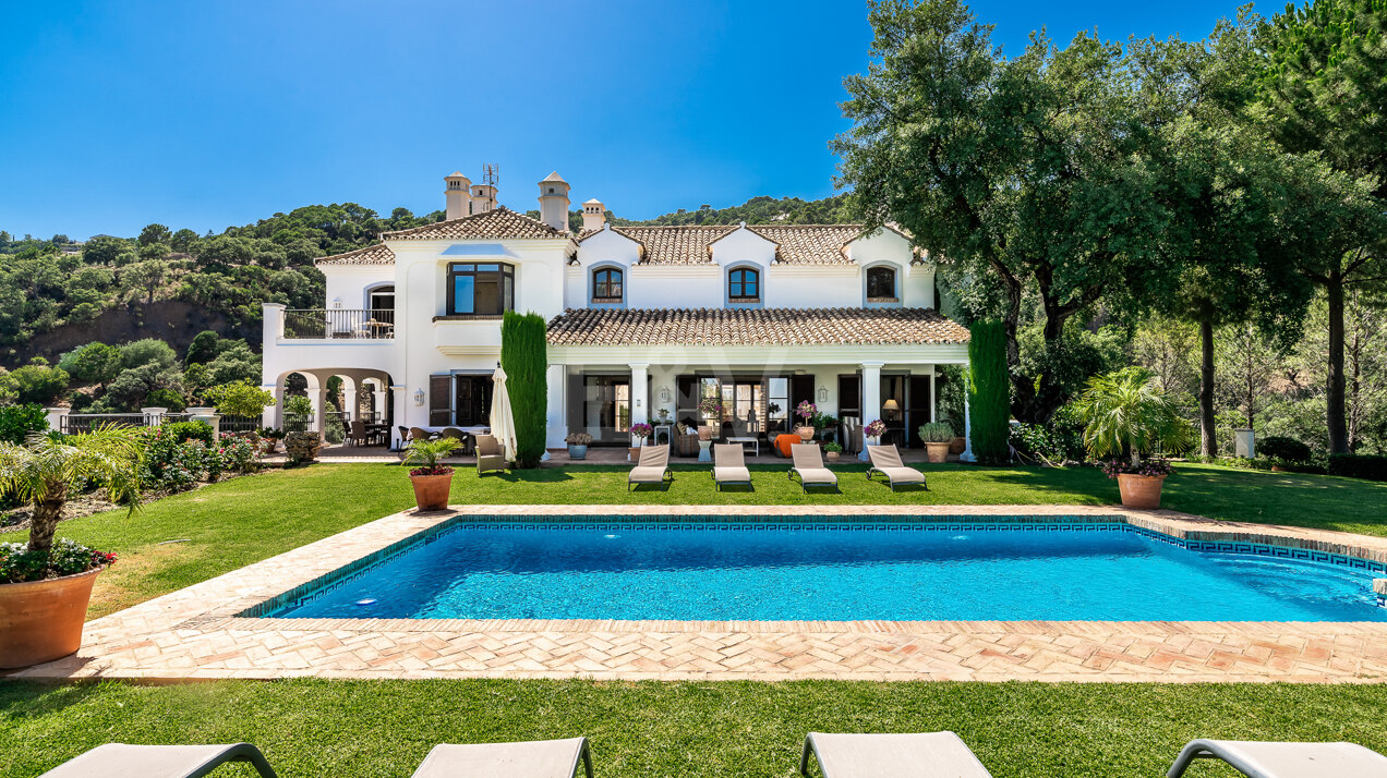 Villa im andalusischen Stil mit Panoramablick in El Madroñal