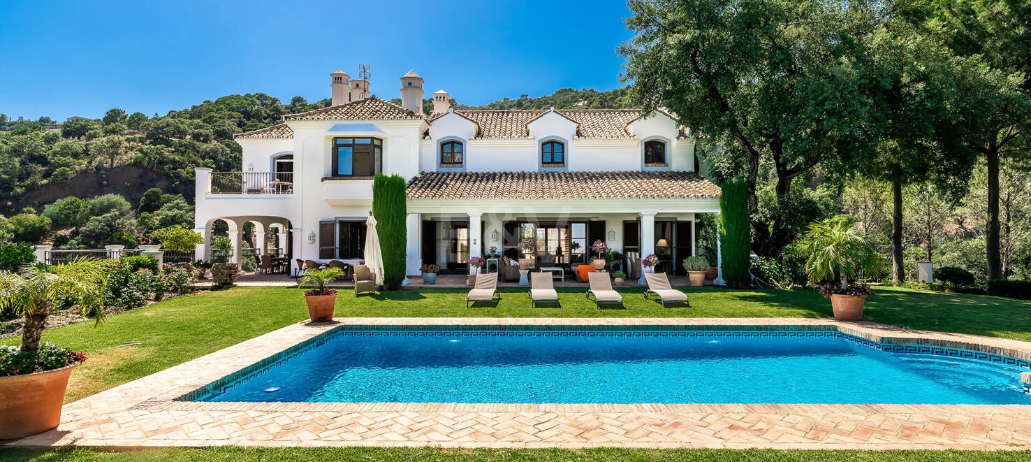 Villa de estilo andaluz con vistas panorámicas en El Madroñal