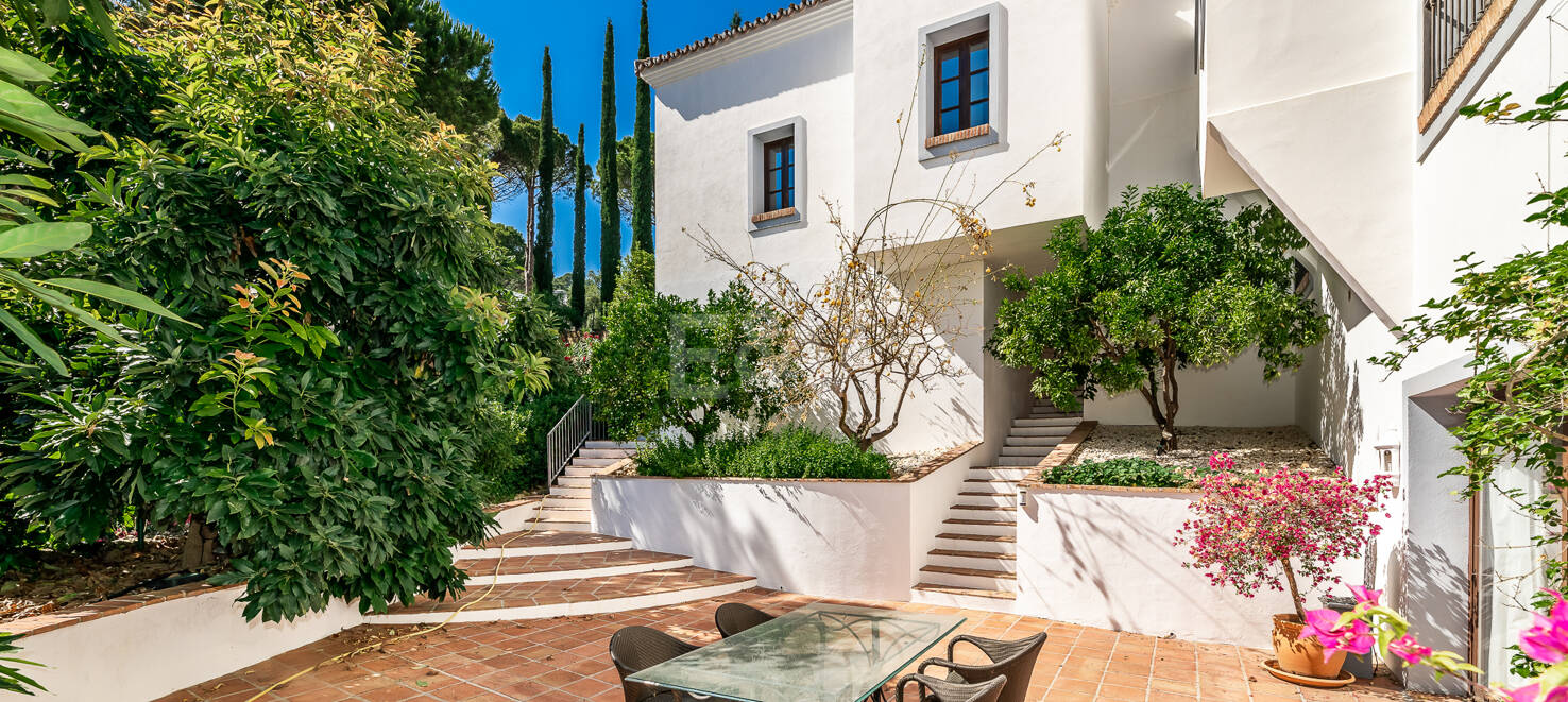 Villa de estilo andaluz con vistas panorámicas en El Madroñal