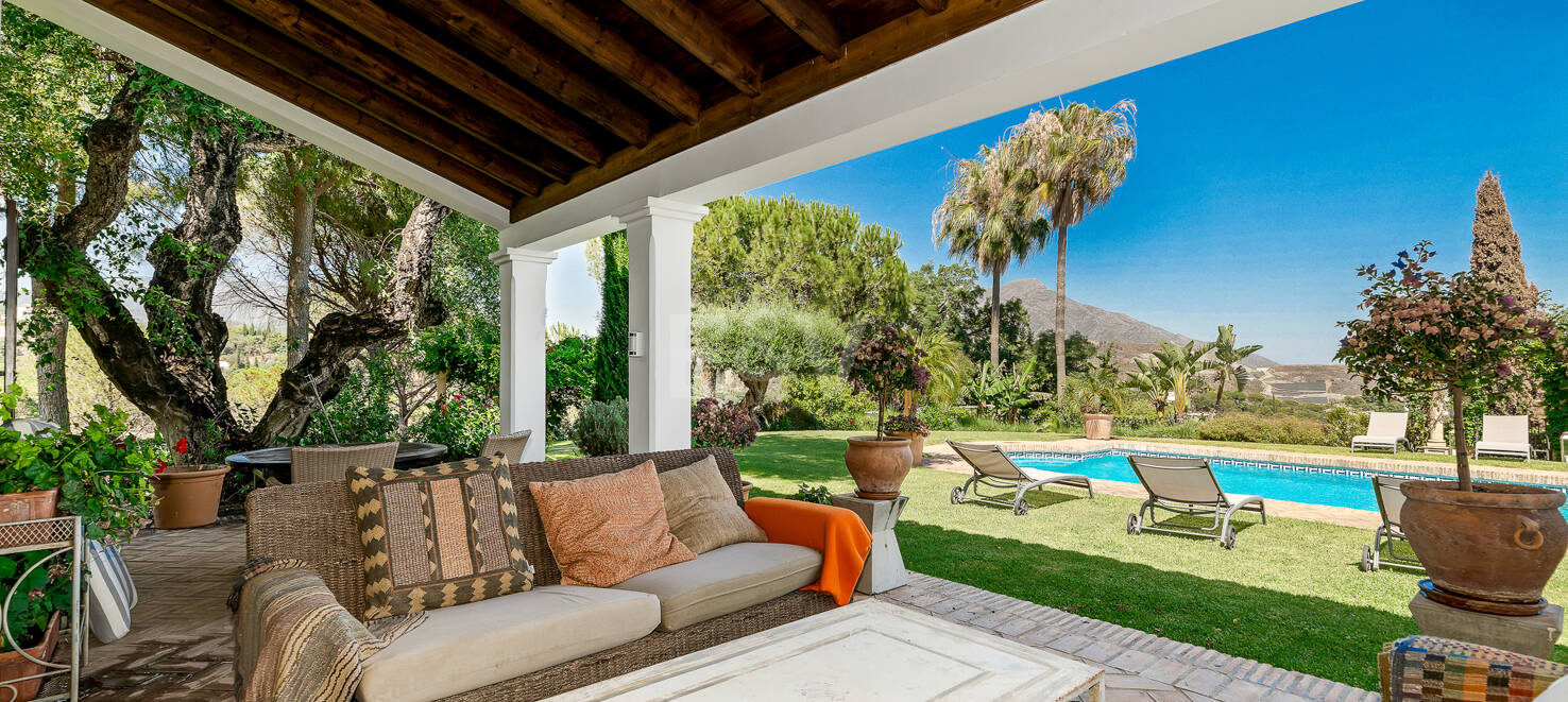 Villa de estilo andaluz con vistas panorámicas en El Madroñal