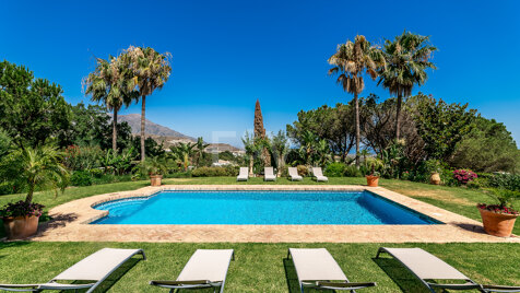 Villa im andalusischen Stil mit Panoramablick à El Madroñal