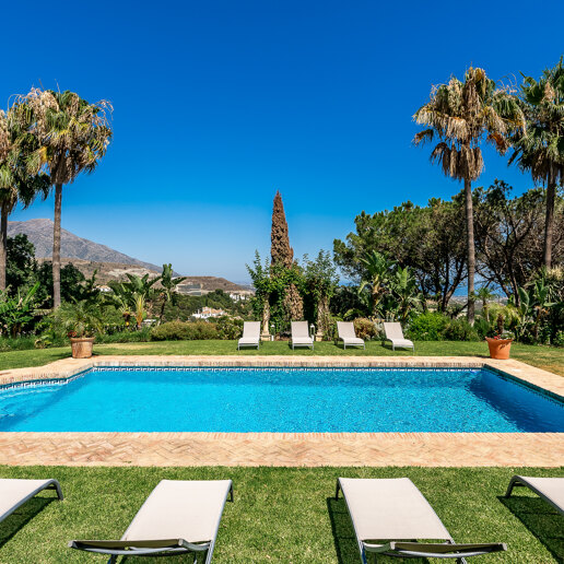 Villa im andalusischen Stil mit Panoramablick i El Madroñal
