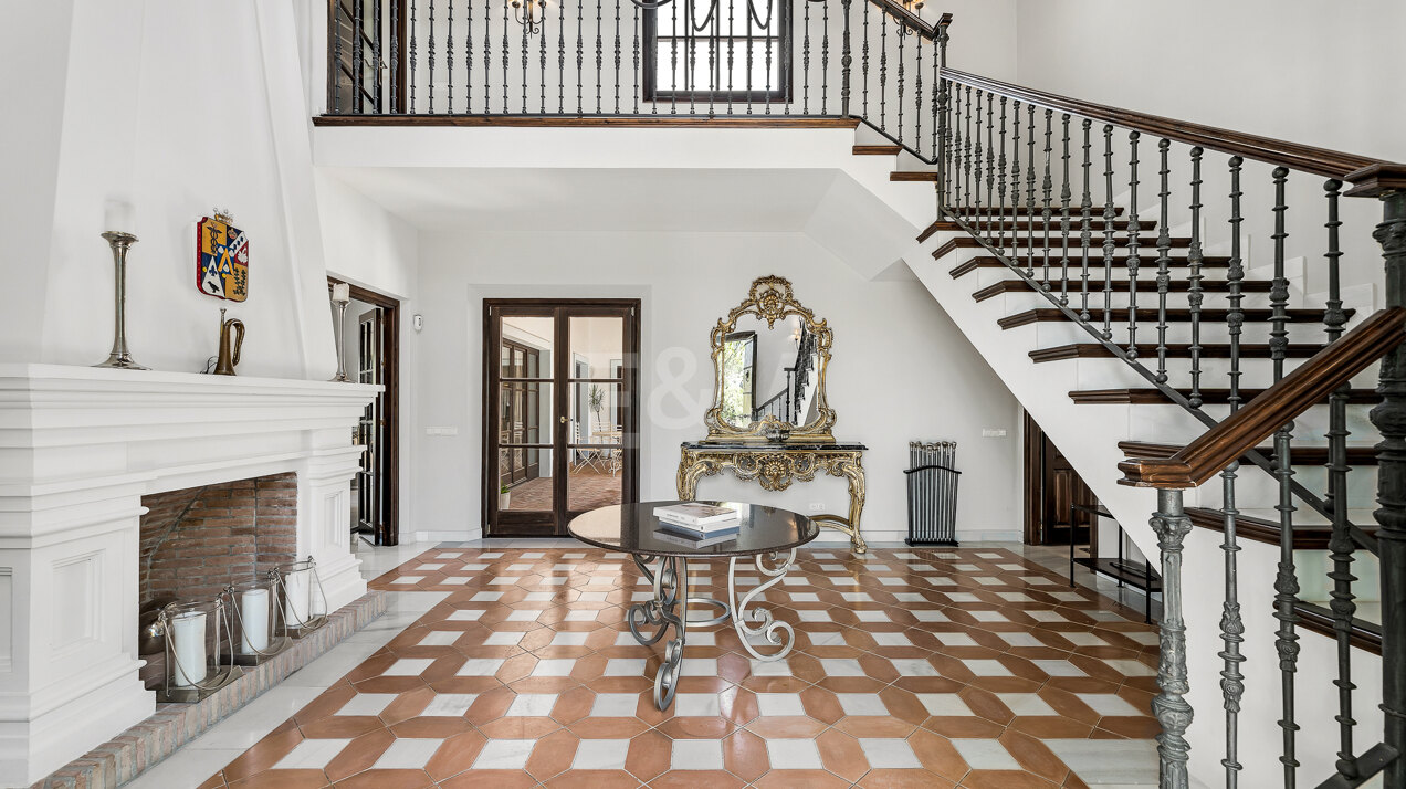 Villa im andalusischen Stil mit Panoramablick in El Madroñal