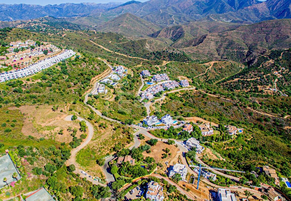 Mycket stor tomt med fantastisk havsutsikt i La Mairena