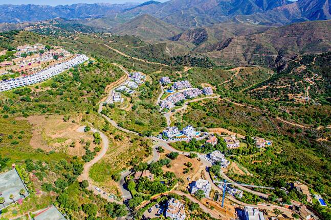 Mycket stor tomt med fantastisk havsutsikt i La Mairena