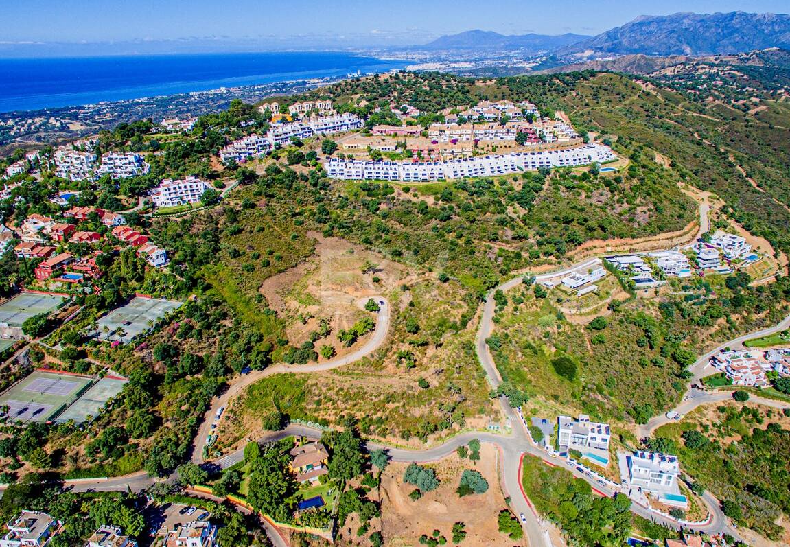 Mycket stor tomt med fantastisk havsutsikt i La Mairena