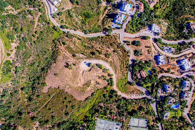 Mycket stor tomt med fantastisk havsutsikt i La Mairena