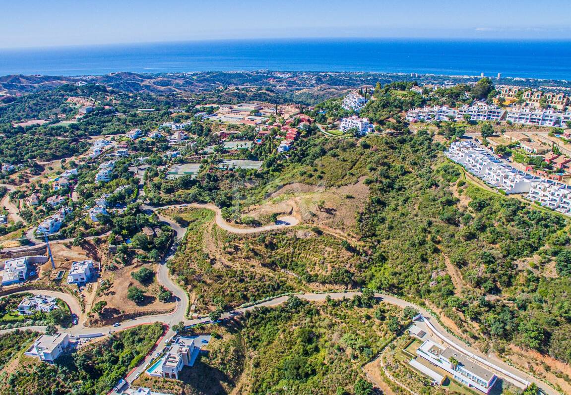 Mycket stor tomt med fantastisk havsutsikt i La Mairena