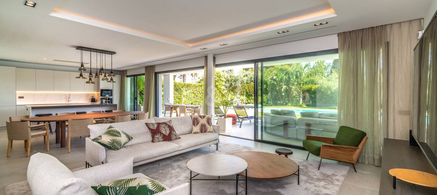 Fabulosa villa nueva y moderna en Puerto Banús. Precio desde €19,000 por semana