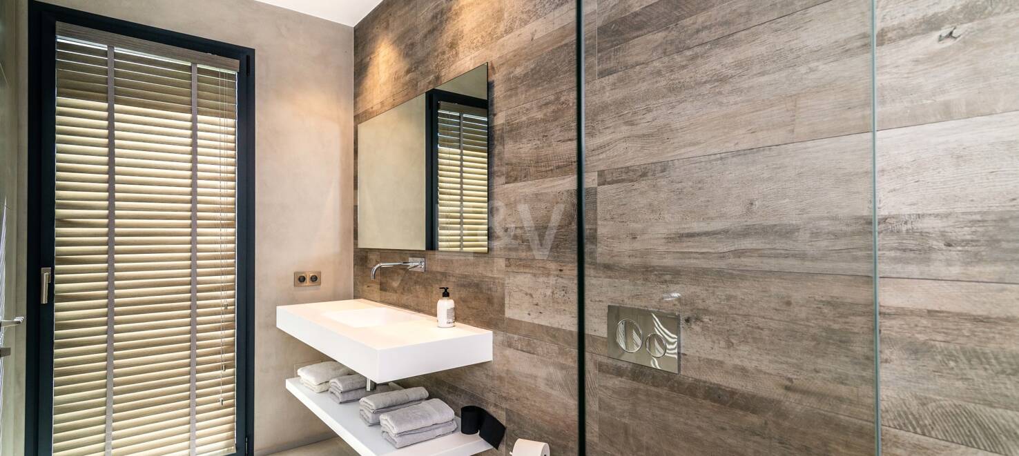 Fabulosa villa nueva y moderna en Puerto Banús. Precio desde €19,000 por semana