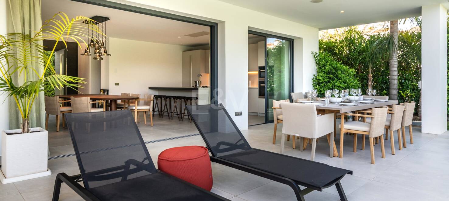 Fabulosa villa nueva y moderna en Puerto Banús. Precio desde €19,000 por semana