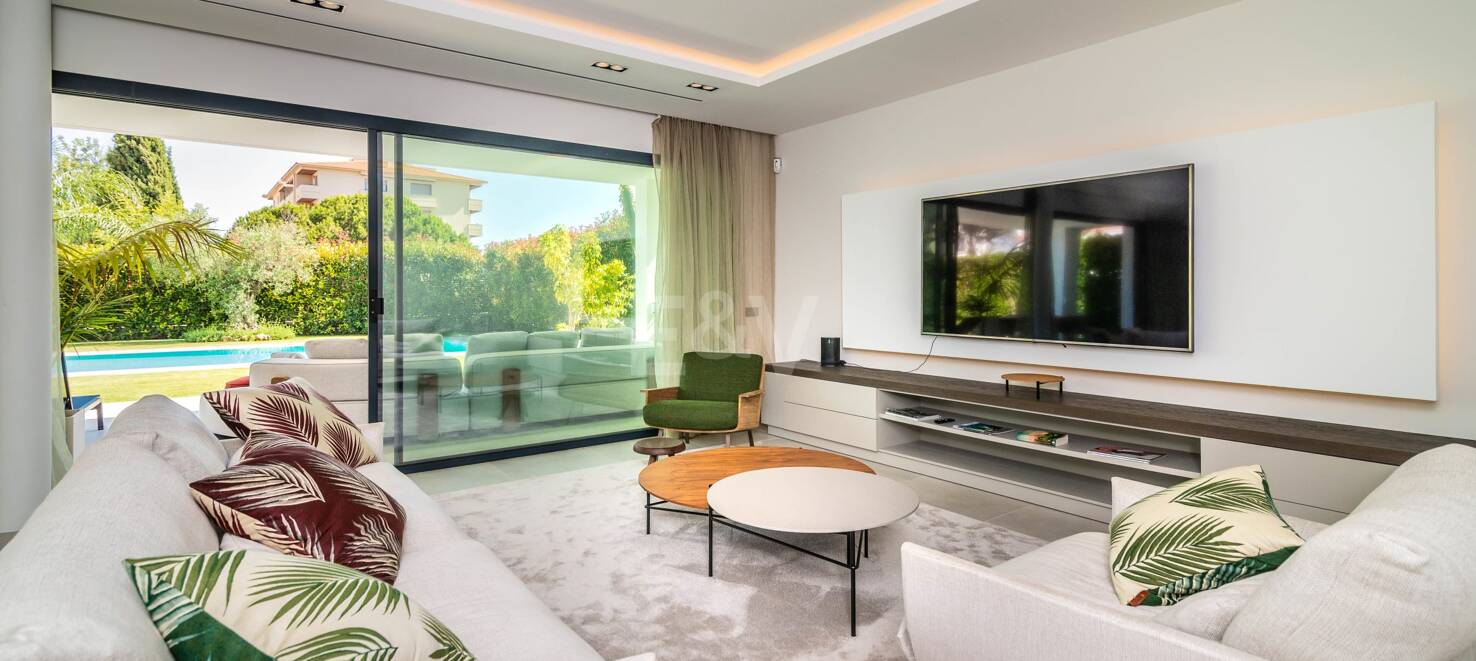 Fabulosa villa nueva y moderna en Puerto Banús. Precio desde €19,000 por semana