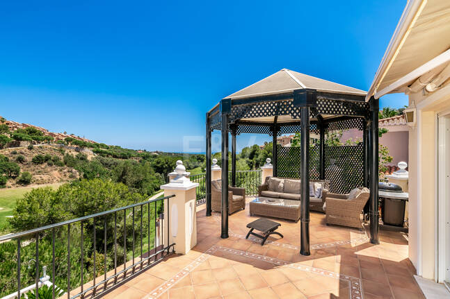 Villa en area Golf en Elviria con vistas al Mar