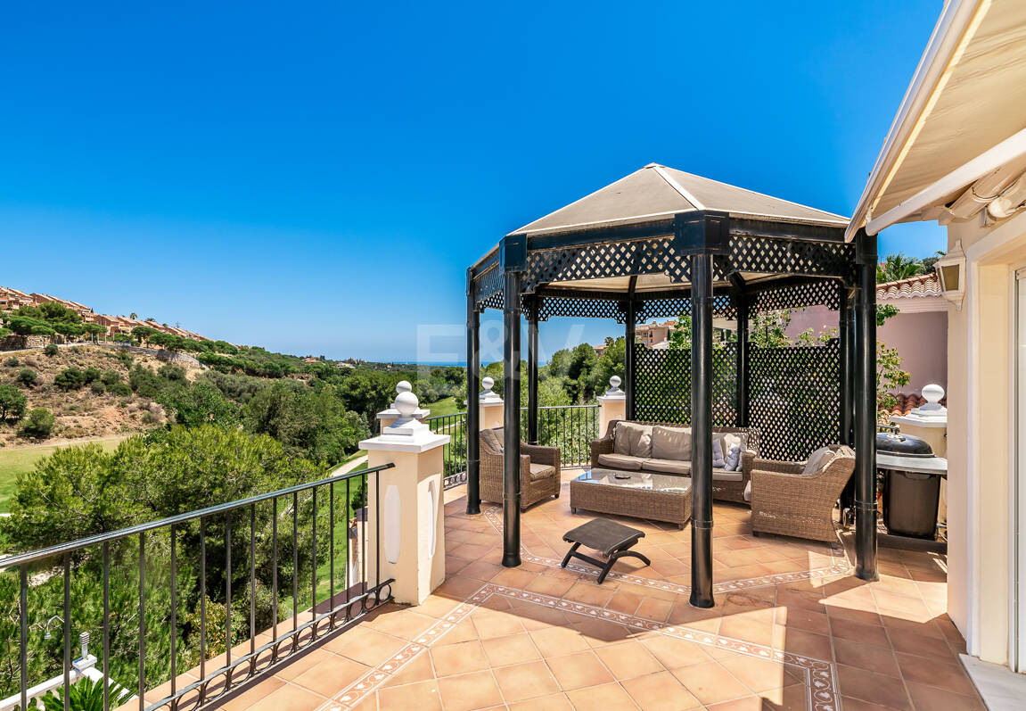 Villa en area Golf en Elviria con vistas al Mar