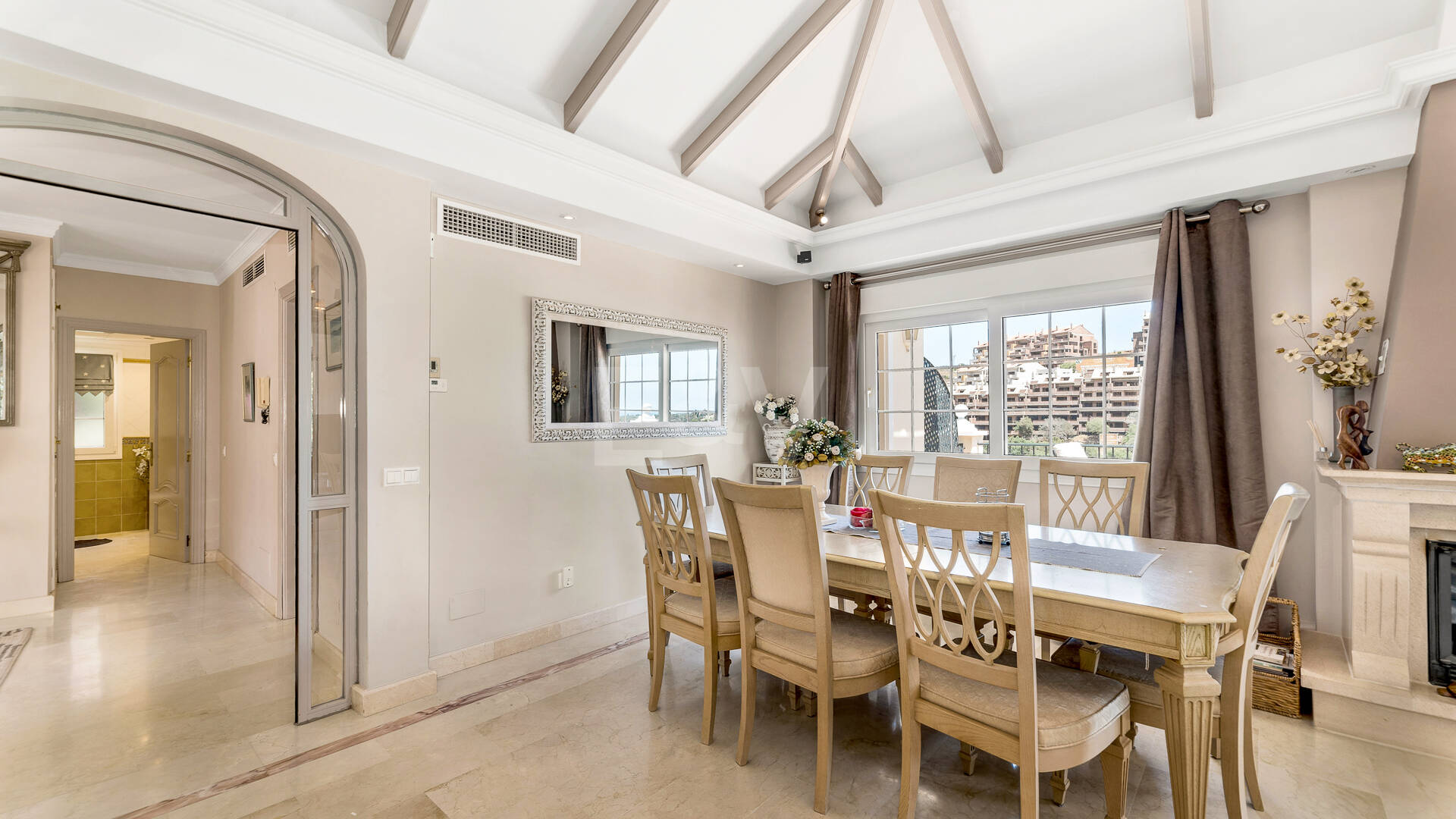 Front Line Golf Villa with Sea Views in Elviria