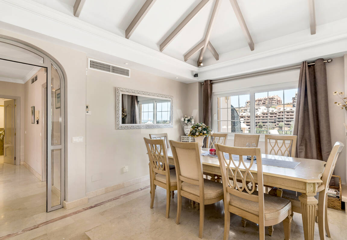 Villa en area Golf en Elviria con vistas al Mar